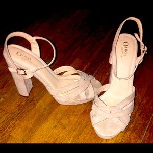 Olivia Ferguson Nude Suede heels